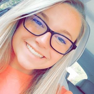 Meet your Posher, Avery